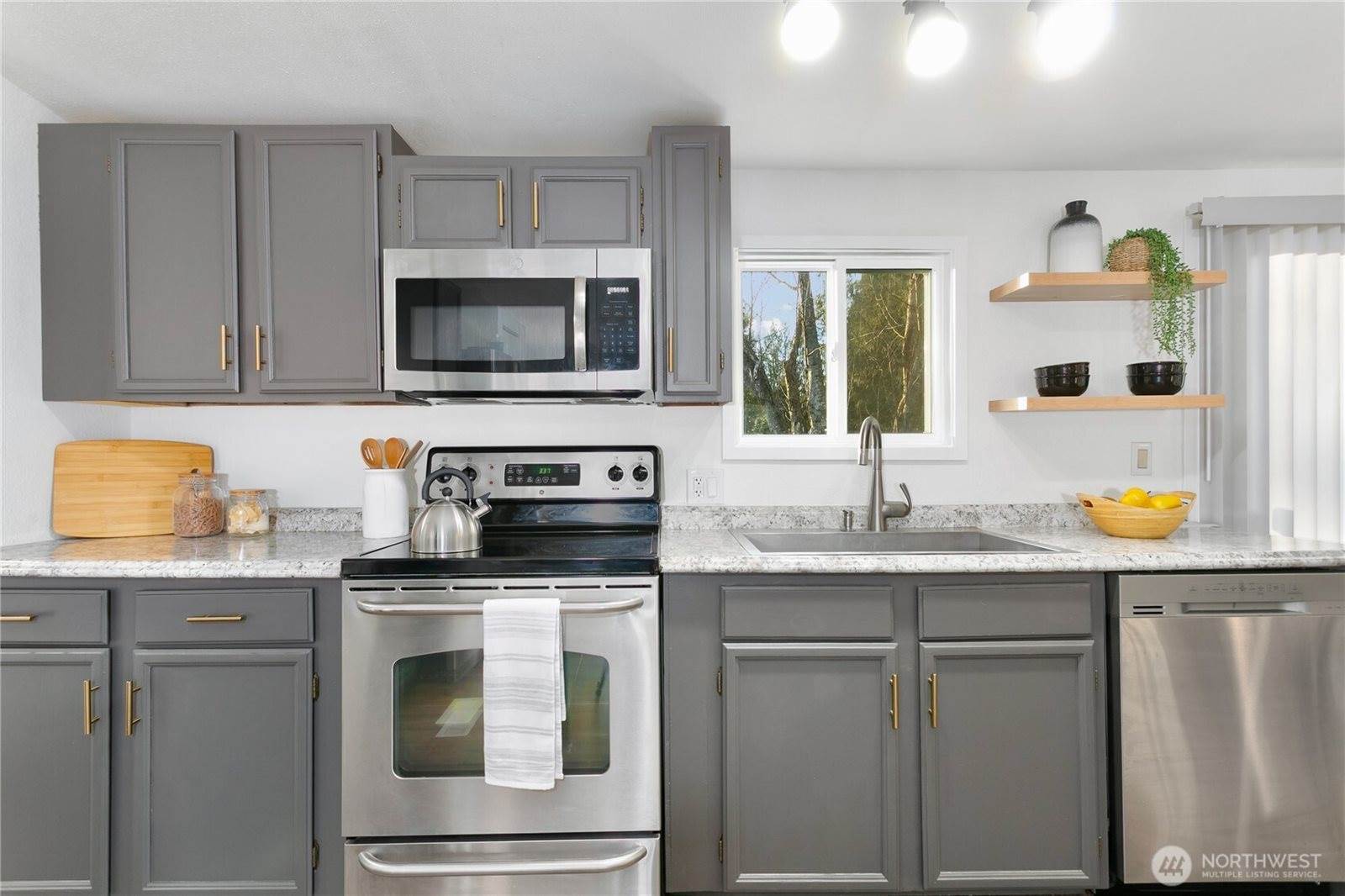 16124 120th Avenue East, Puyallup, WA 98374