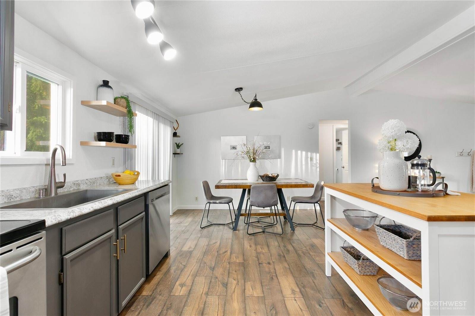 16124 120th Avenue East, Puyallup, WA 98374