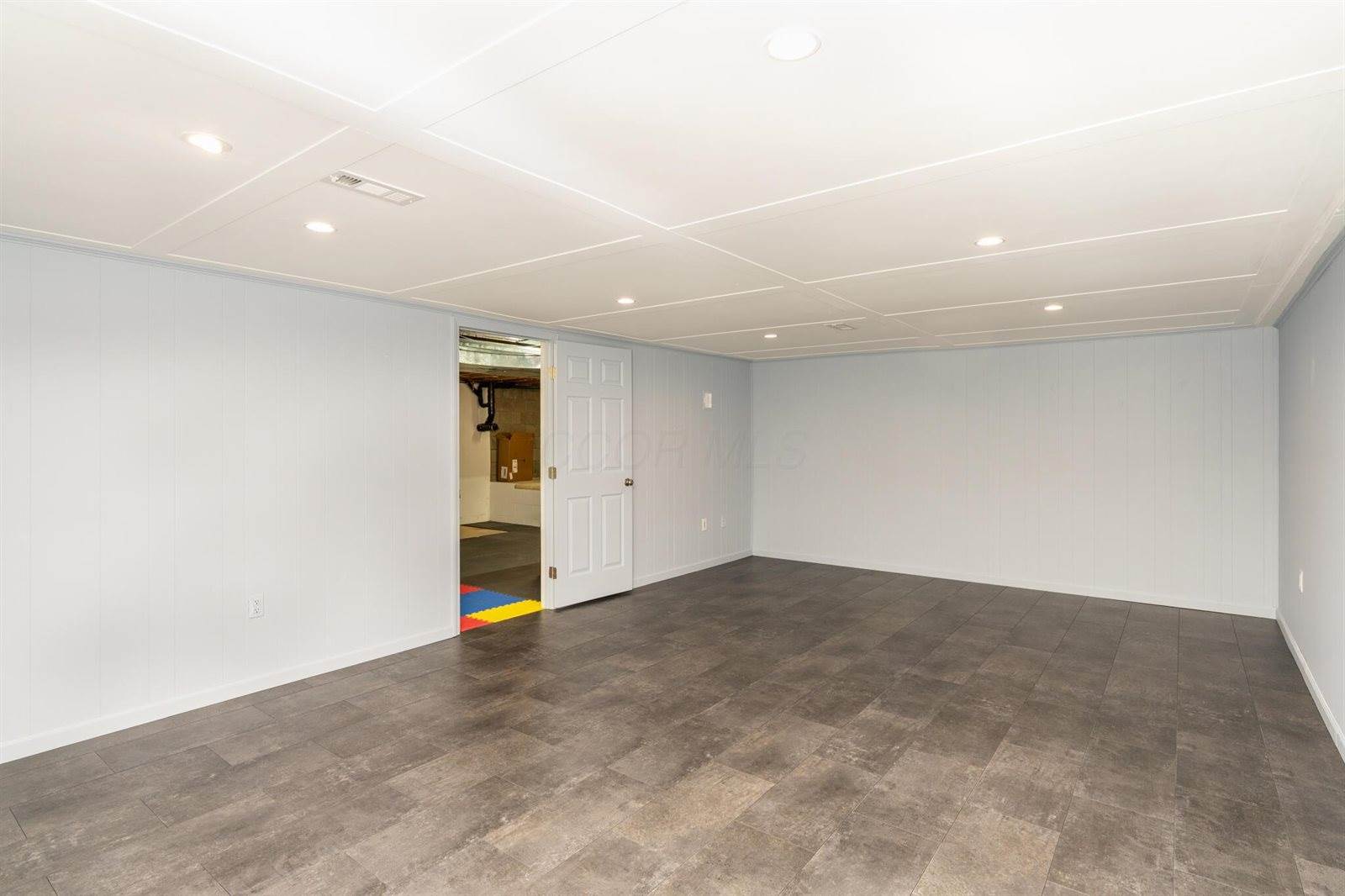 193 Challedon Circle SW, Pataskala, OH 43062