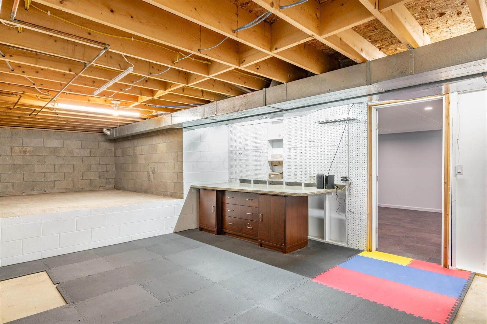 193 Challedon Circle SW, Pataskala, OH 43062