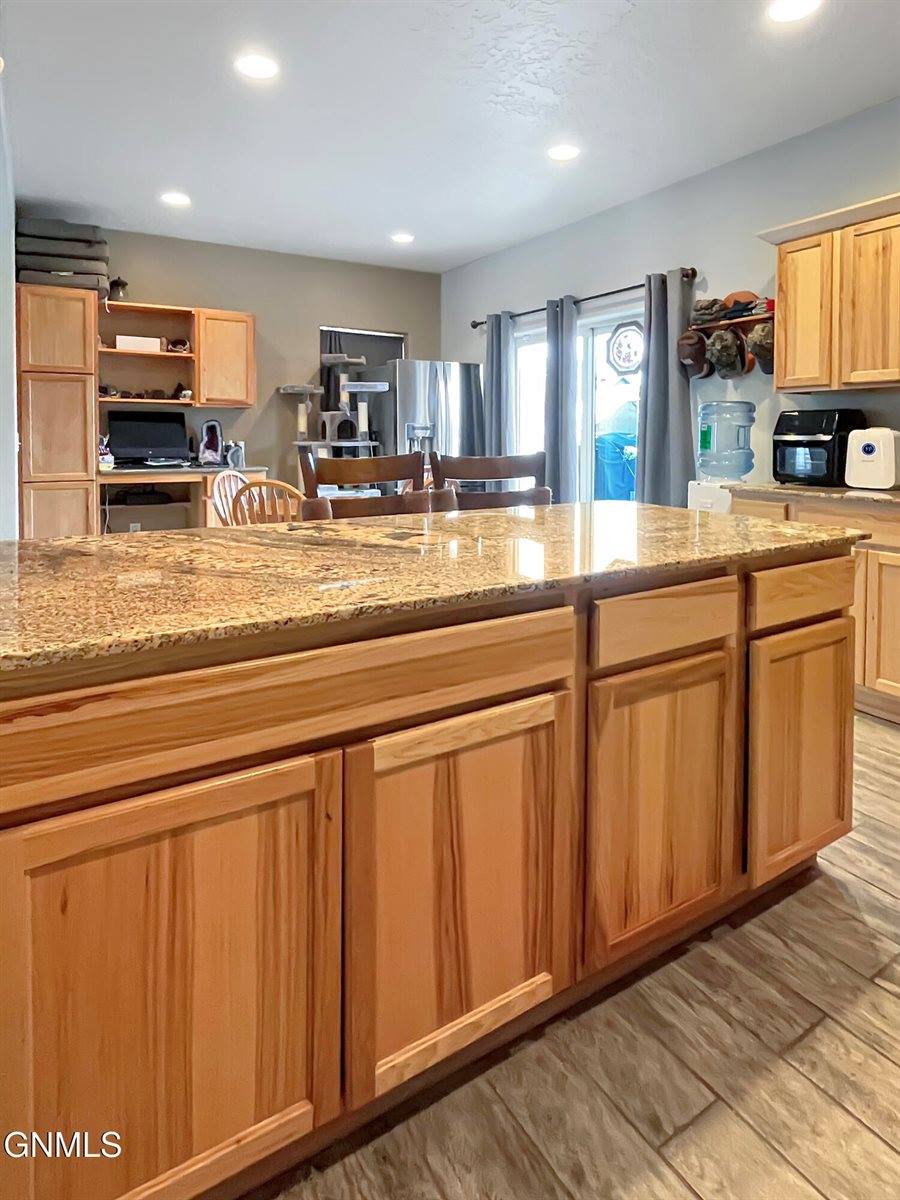 2009 18th Avenue West, Williston, ND 58801