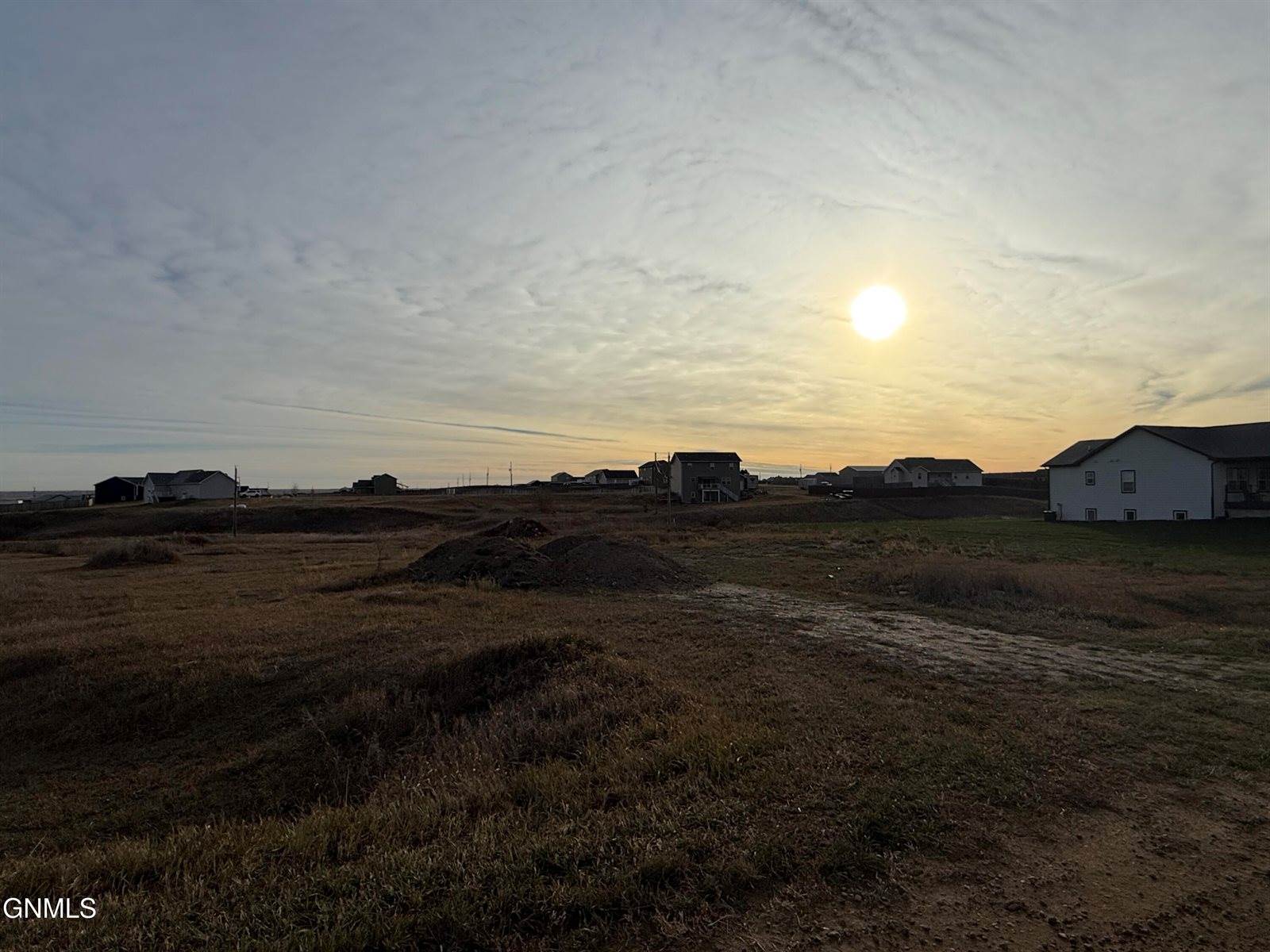 5980 137th Avenue NW, Williston, ND 58801