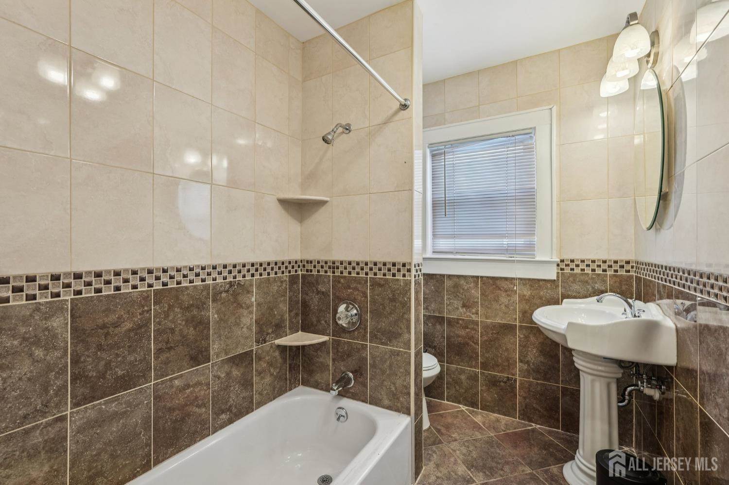 14 Fountain Street, East Brunswick, NJ 08816