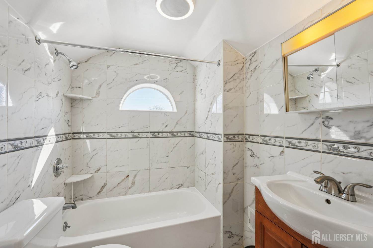 14 Fountain Street, East Brunswick, NJ 08816