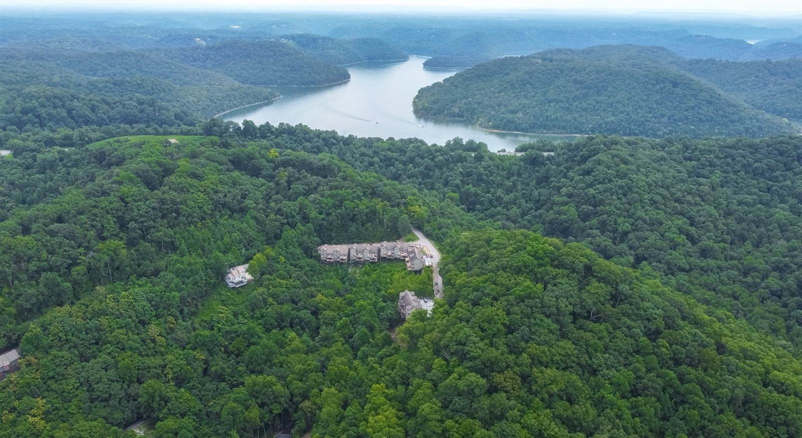 320 Floating Mill Rd, Silver Point, TN 38582