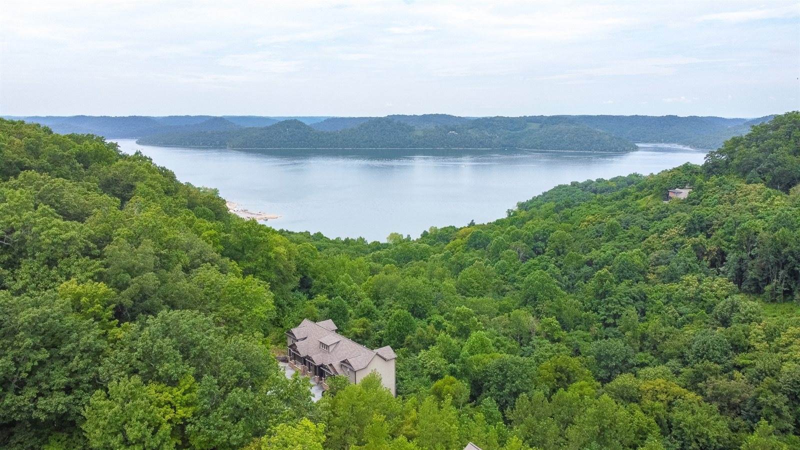 320 Floating Mill Rd, Silver Point, TN 38582