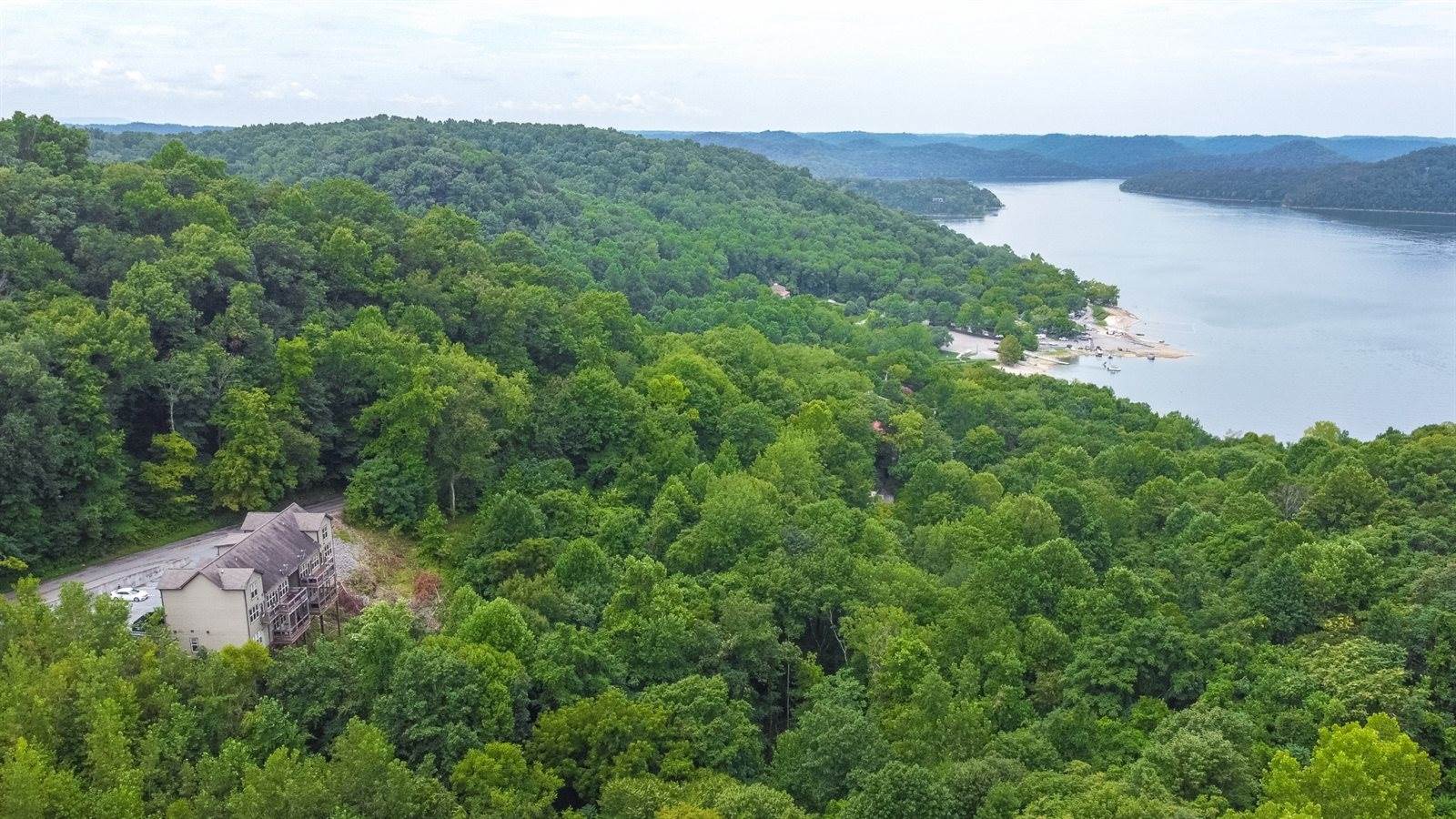 320 Floating Mill Rd, Silver Point, TN 38582