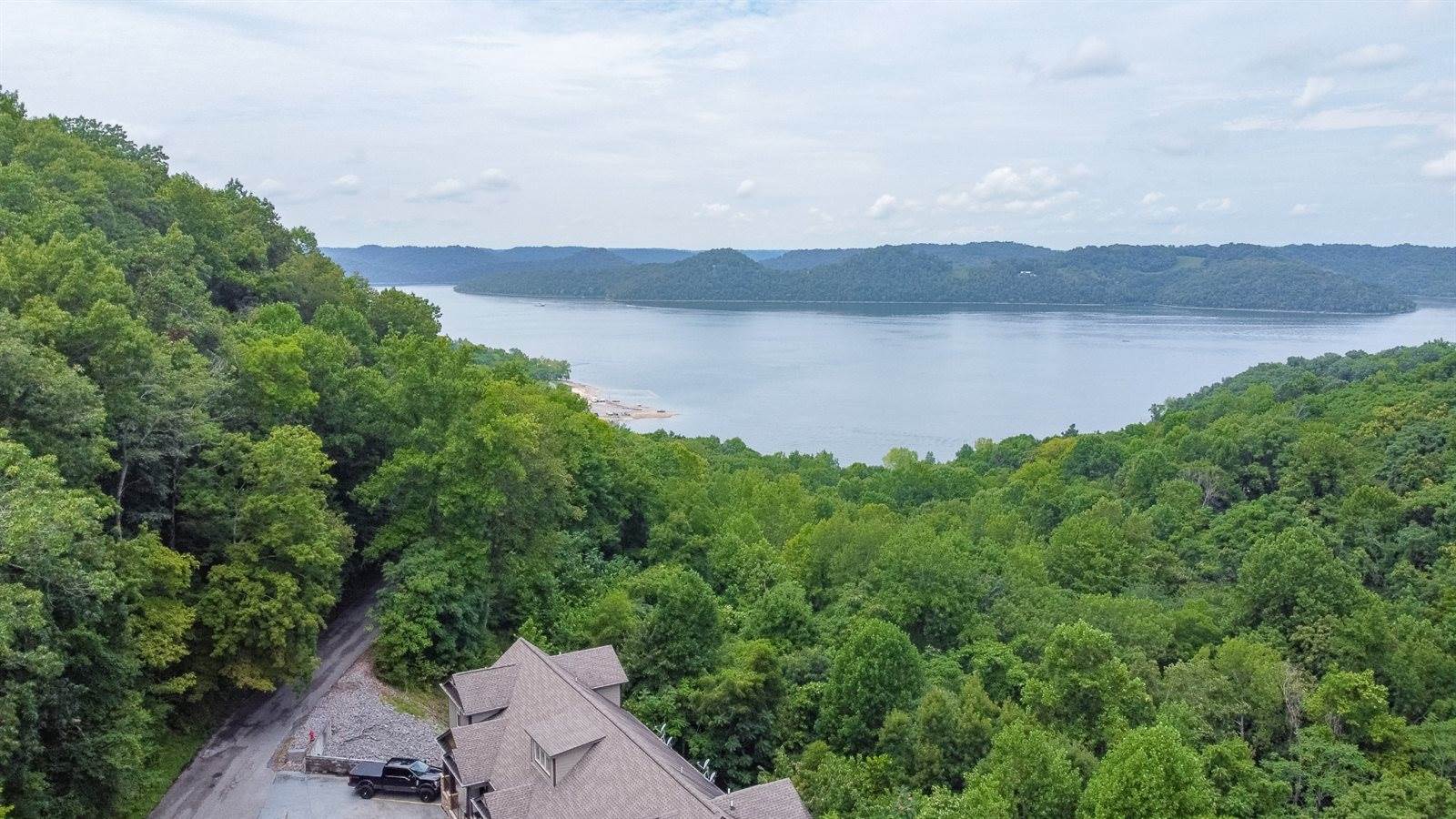 320 Floating Mill Rd, Silver Point, TN 38582