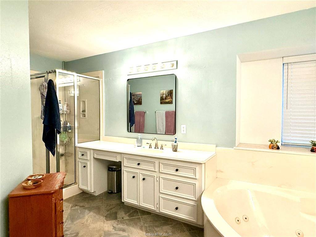 4764 Tiffany Park Circle, Bryan, TX 77802