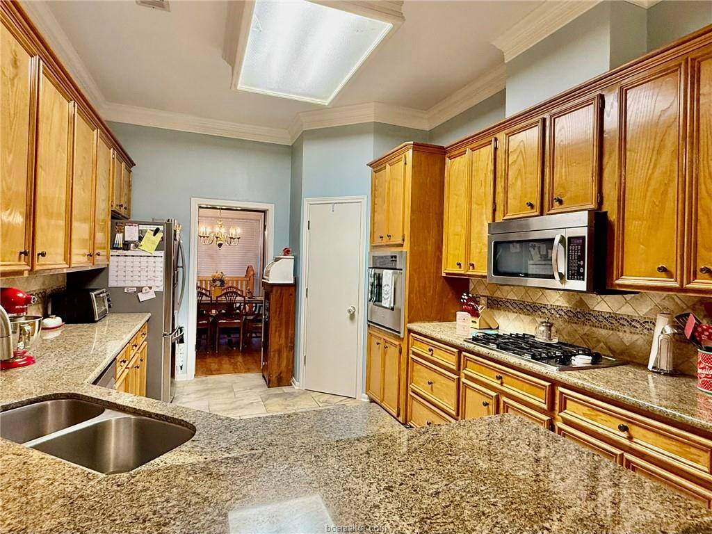 4764 Tiffany Park Circle, Bryan, TX 77802