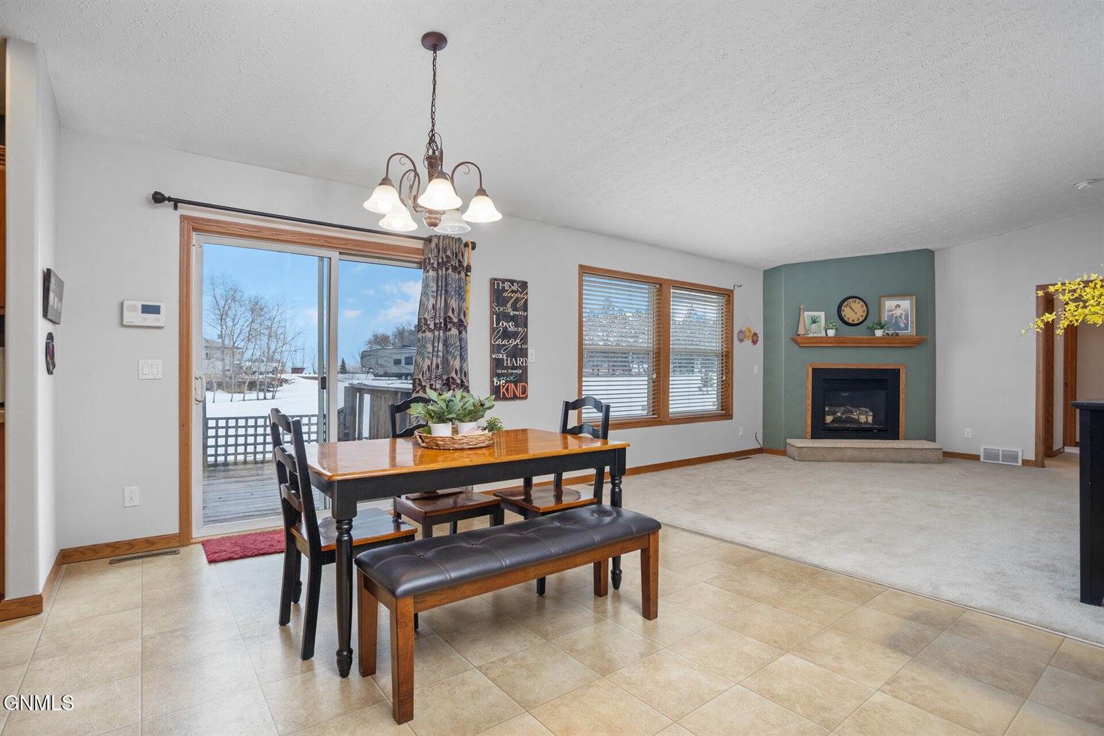 6881 2nd Avenue Circle East, Williston, ND 58801