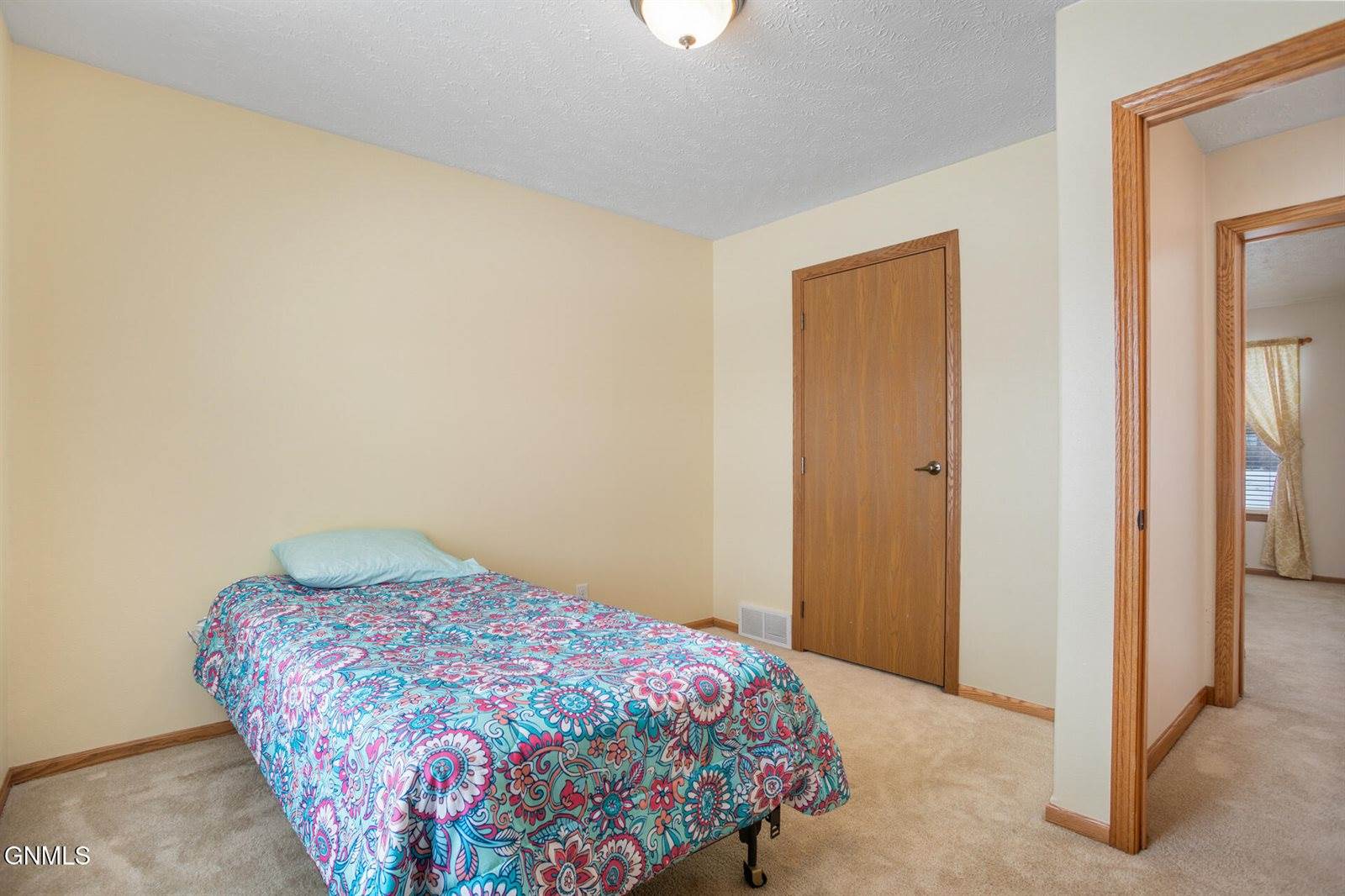 6881 2nd Avenue Circle East, Williston, ND 58801