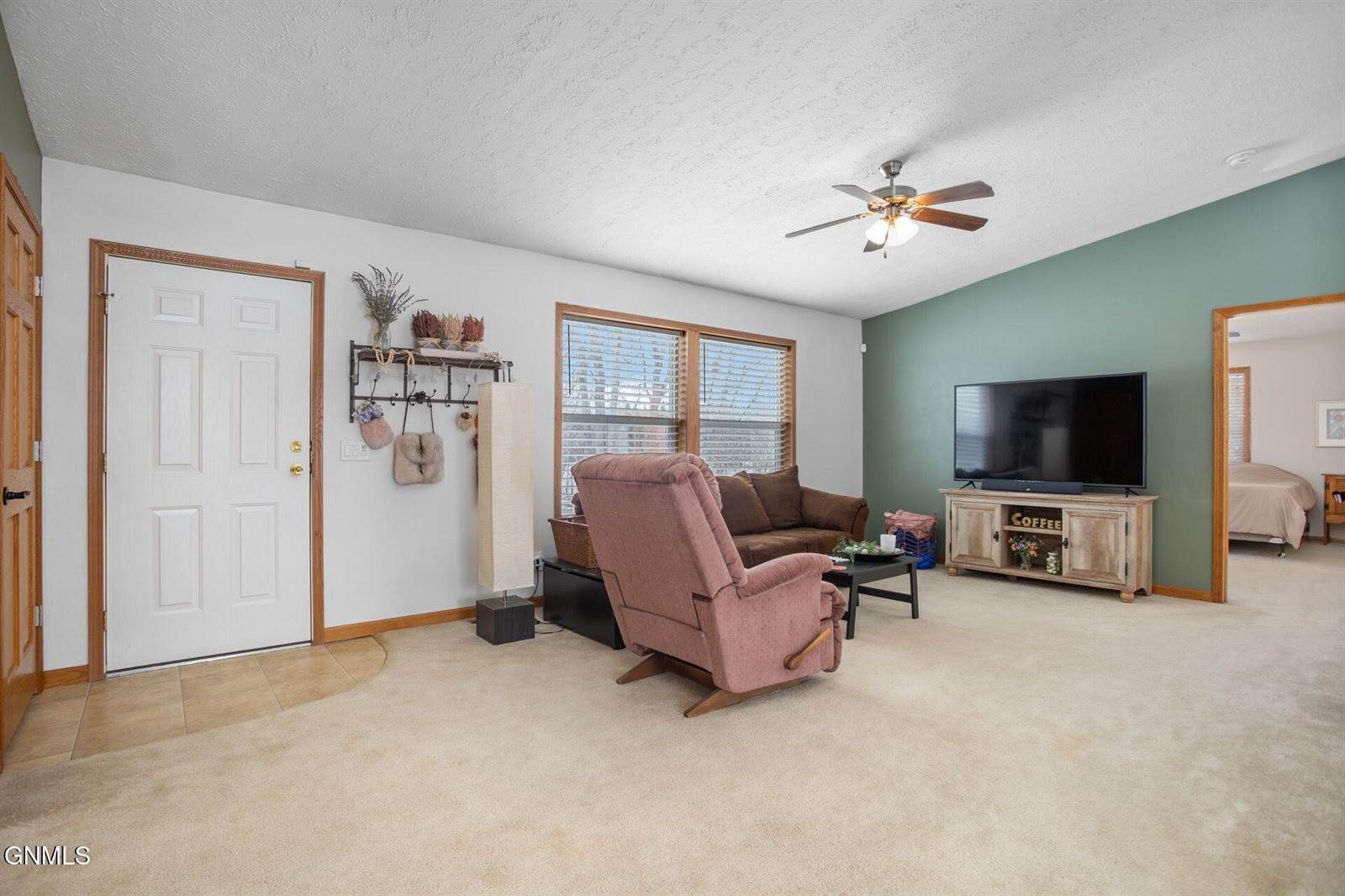 6881 2nd Avenue Circle East, Williston, ND 58801