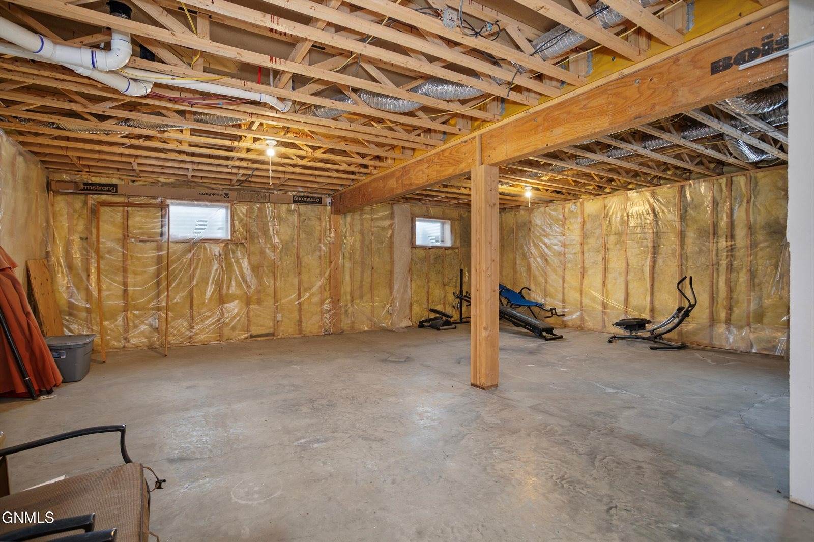 6881 2nd Avenue Circle East, Williston, ND 58801