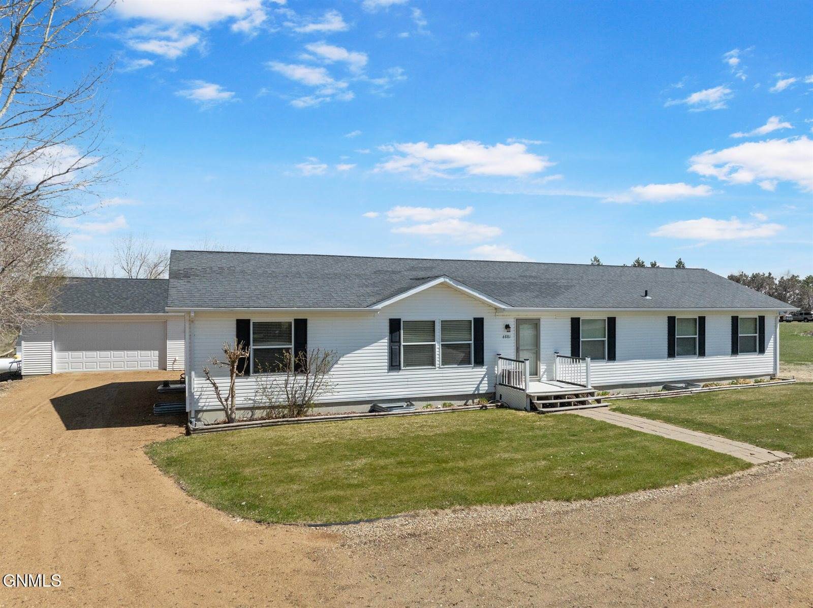 6881 2nd Avenue Circle East, Williston, ND 58801