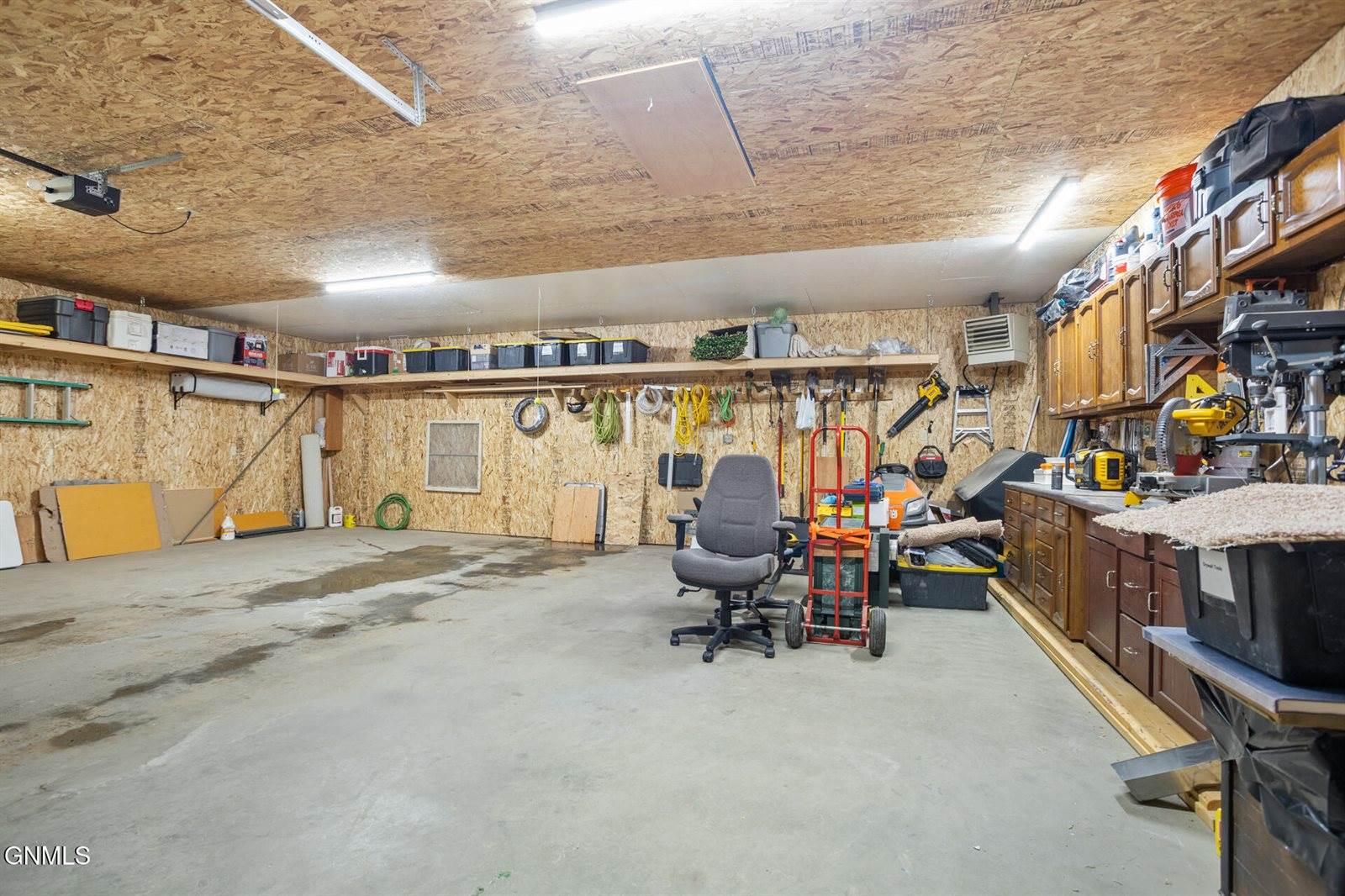 6881 2nd Avenue Circle East, Williston, ND 58801