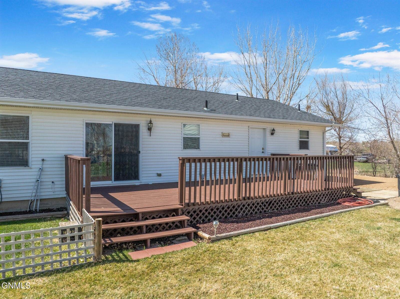 6881 2nd Avenue Circle East, Williston, ND 58801