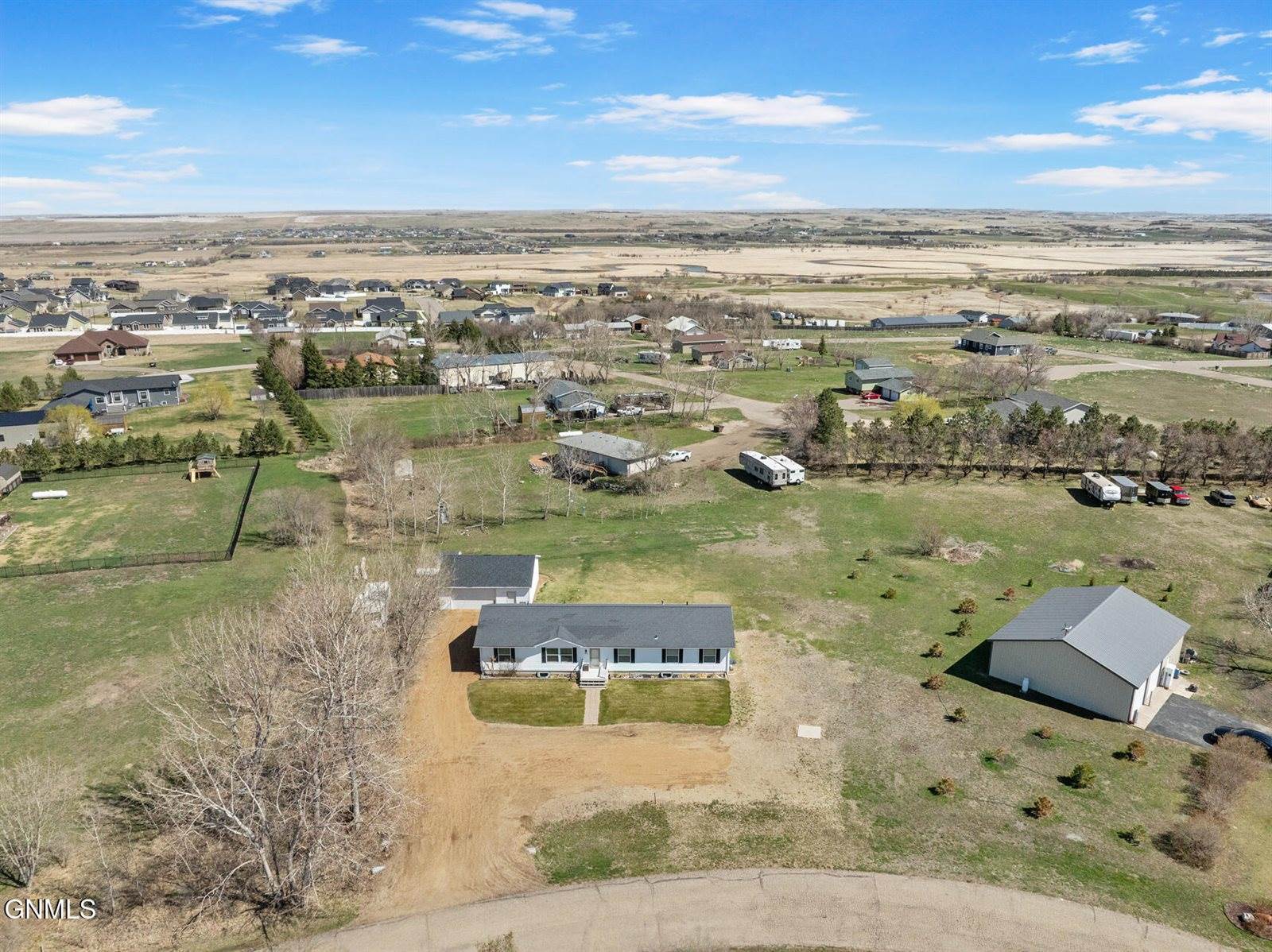 6881 2nd Avenue Circle East, Williston, ND 58801