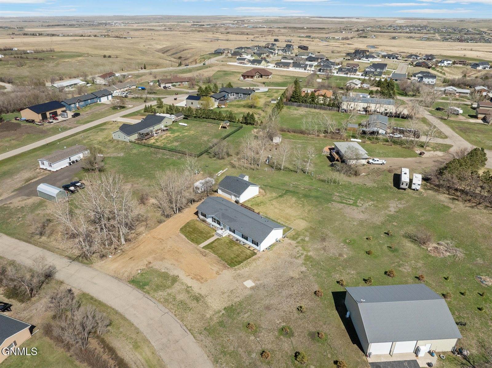 6881 2nd Avenue Circle East, Williston, ND 58801