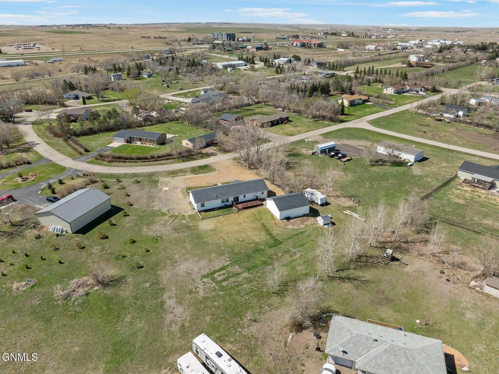 6881 2nd Avenue Circle East, Williston, ND 58801