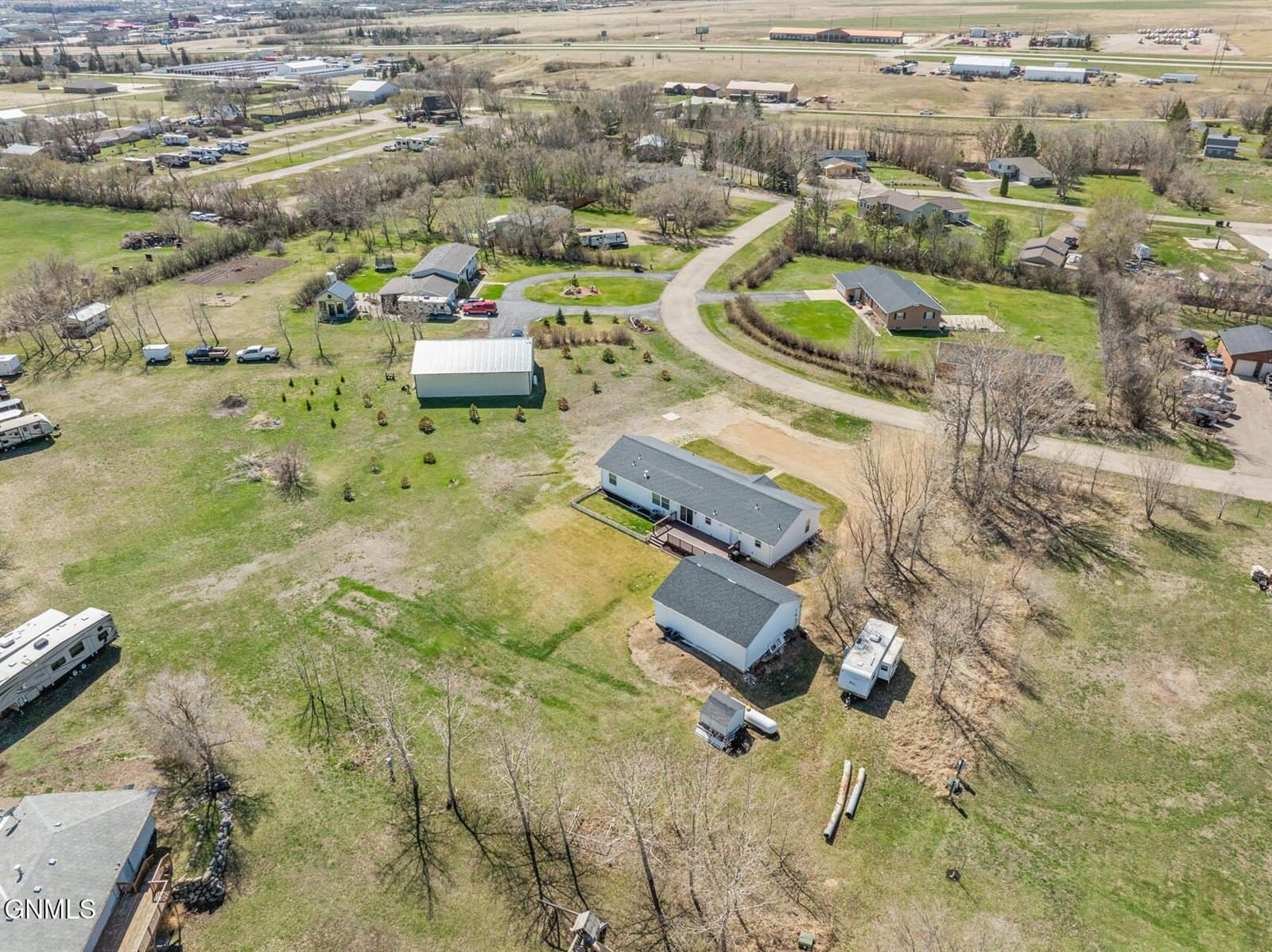 6881 2nd Avenue Circle East, Williston, ND 58801