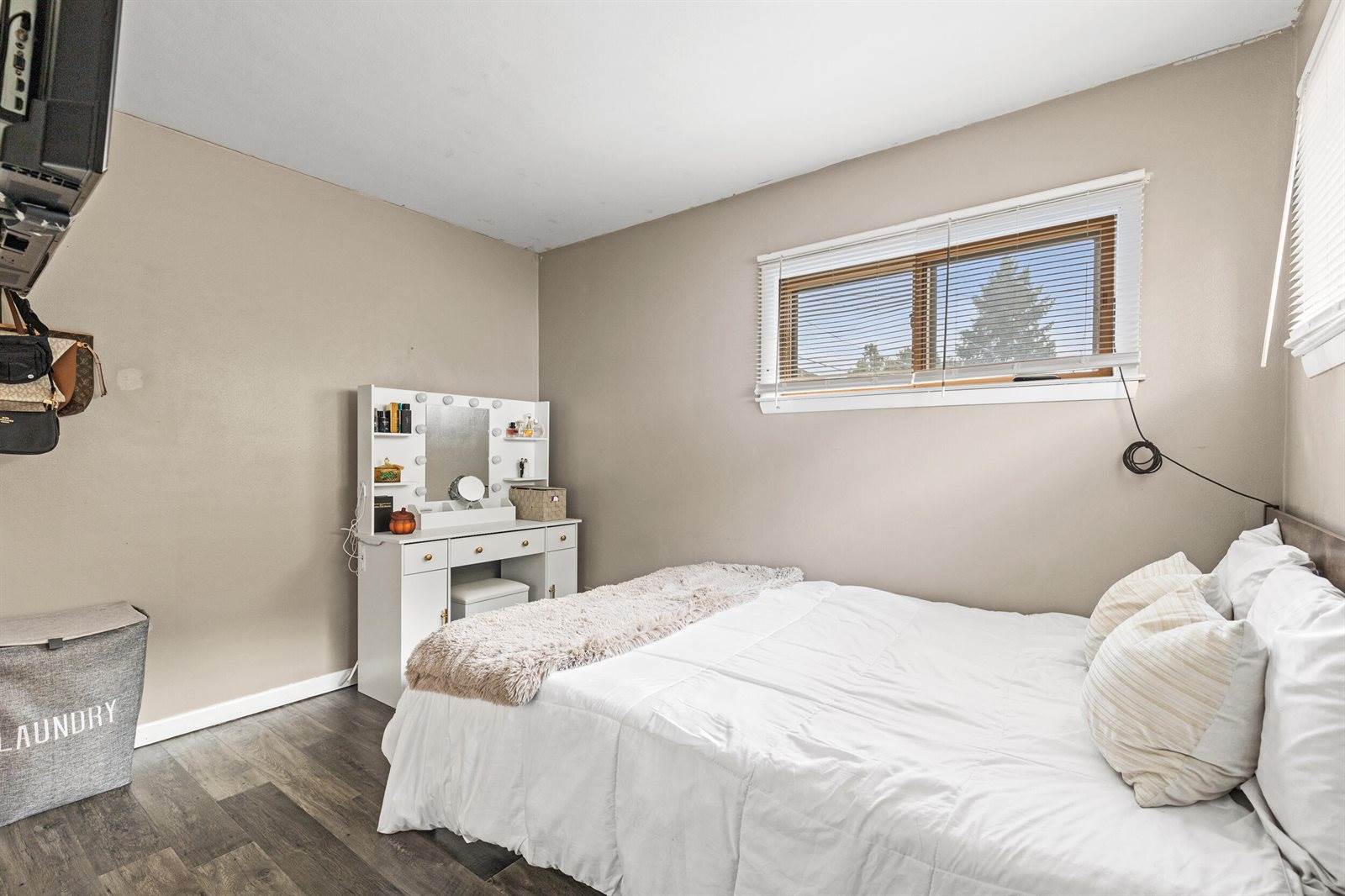 2352 South 79th St, West Allis, WI 53219