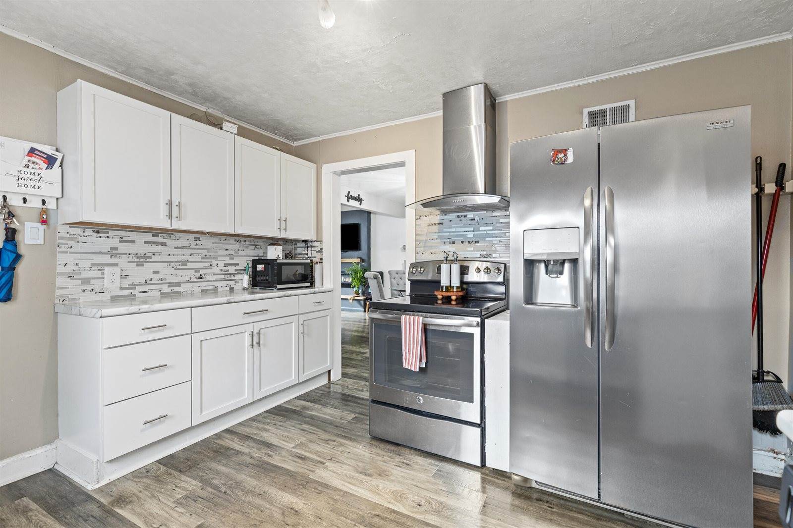 2352 South 79th St, West Allis, WI 53219