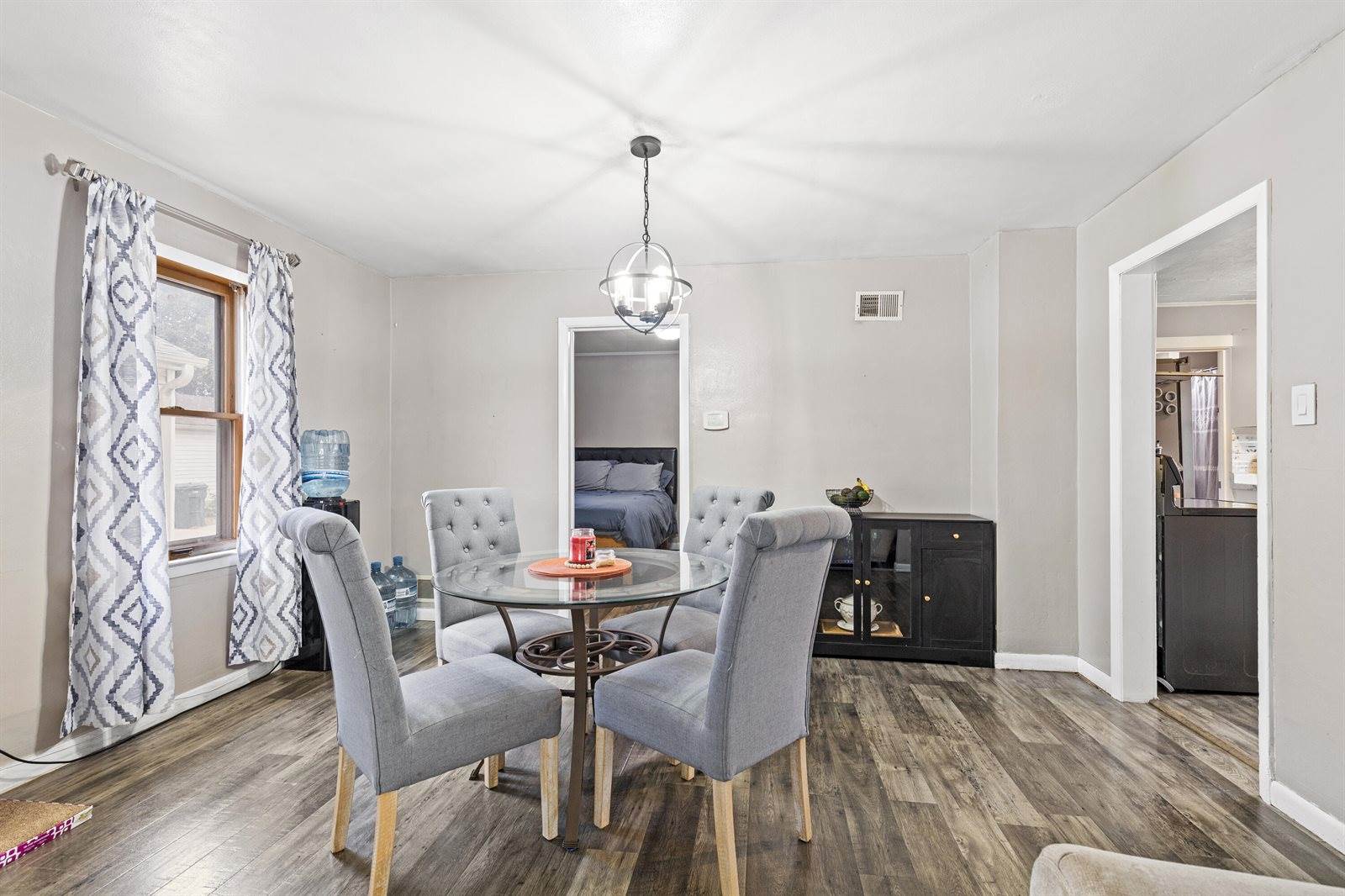 2352 South 79th St, West Allis, WI 53219