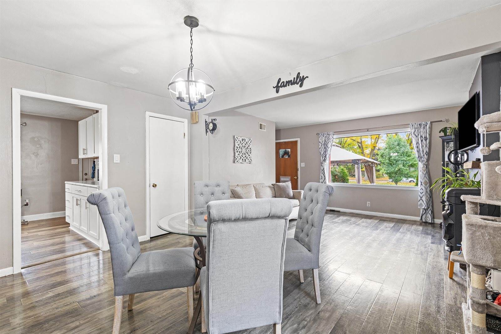 2352 South 79th St, West Allis, WI 53219