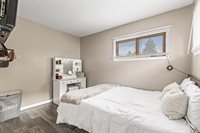 2352 South 79th St, West Allis, WI 53219