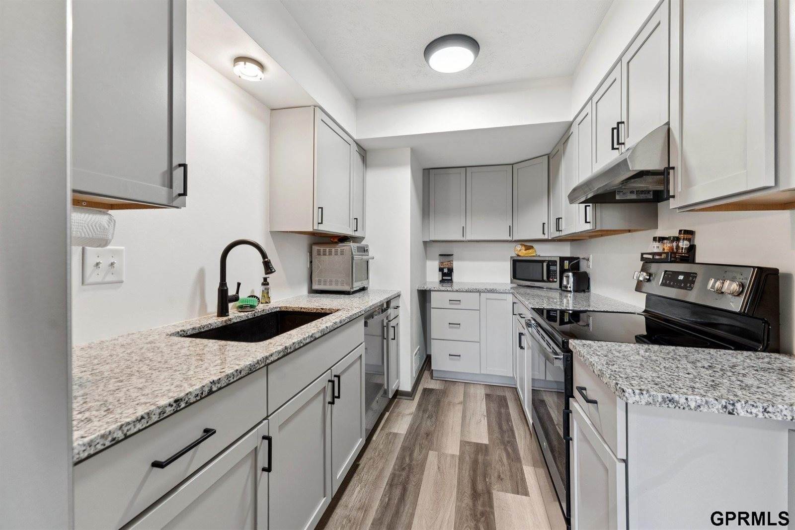 823 North 123 Court, Omaha, NE 68154