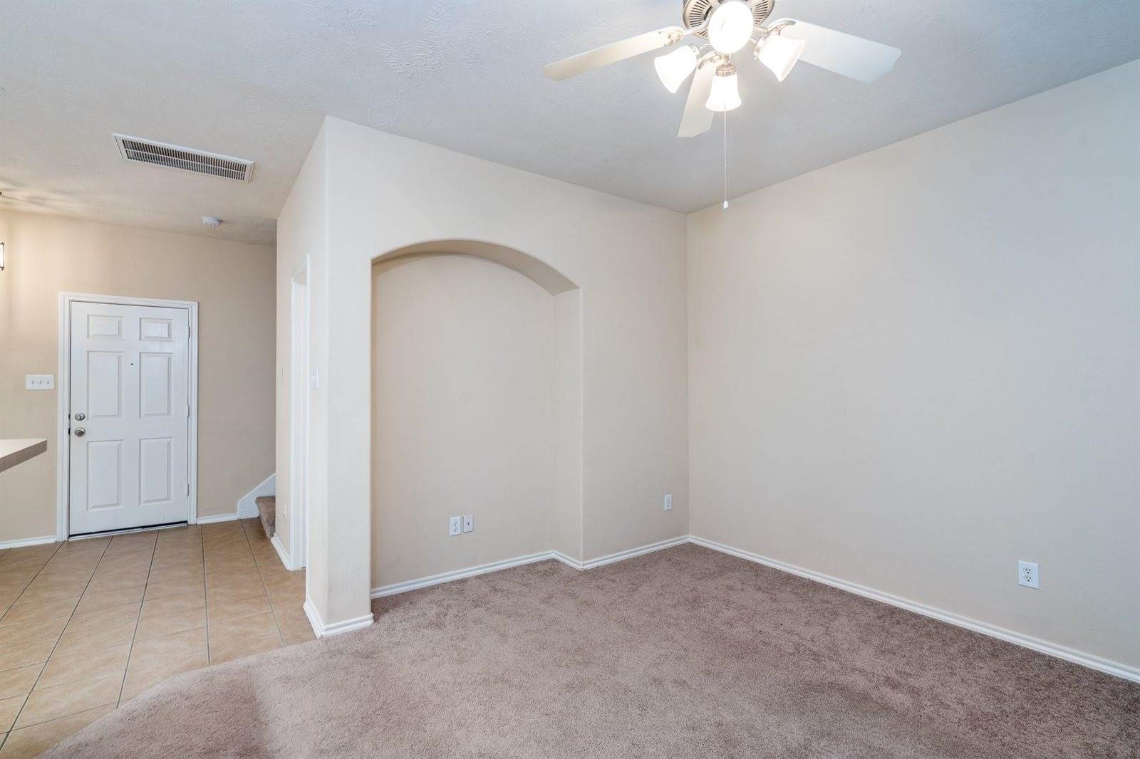 207 North Burberry Park Circle, The Woodlands, TX 77382