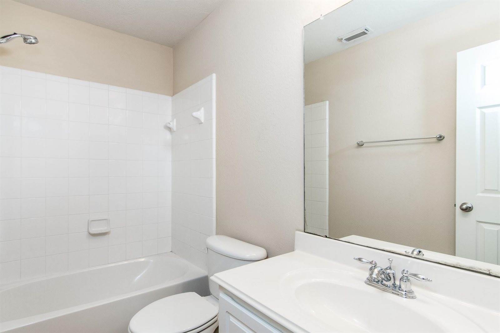 207 North Burberry Park Circle, The Woodlands, TX 77382