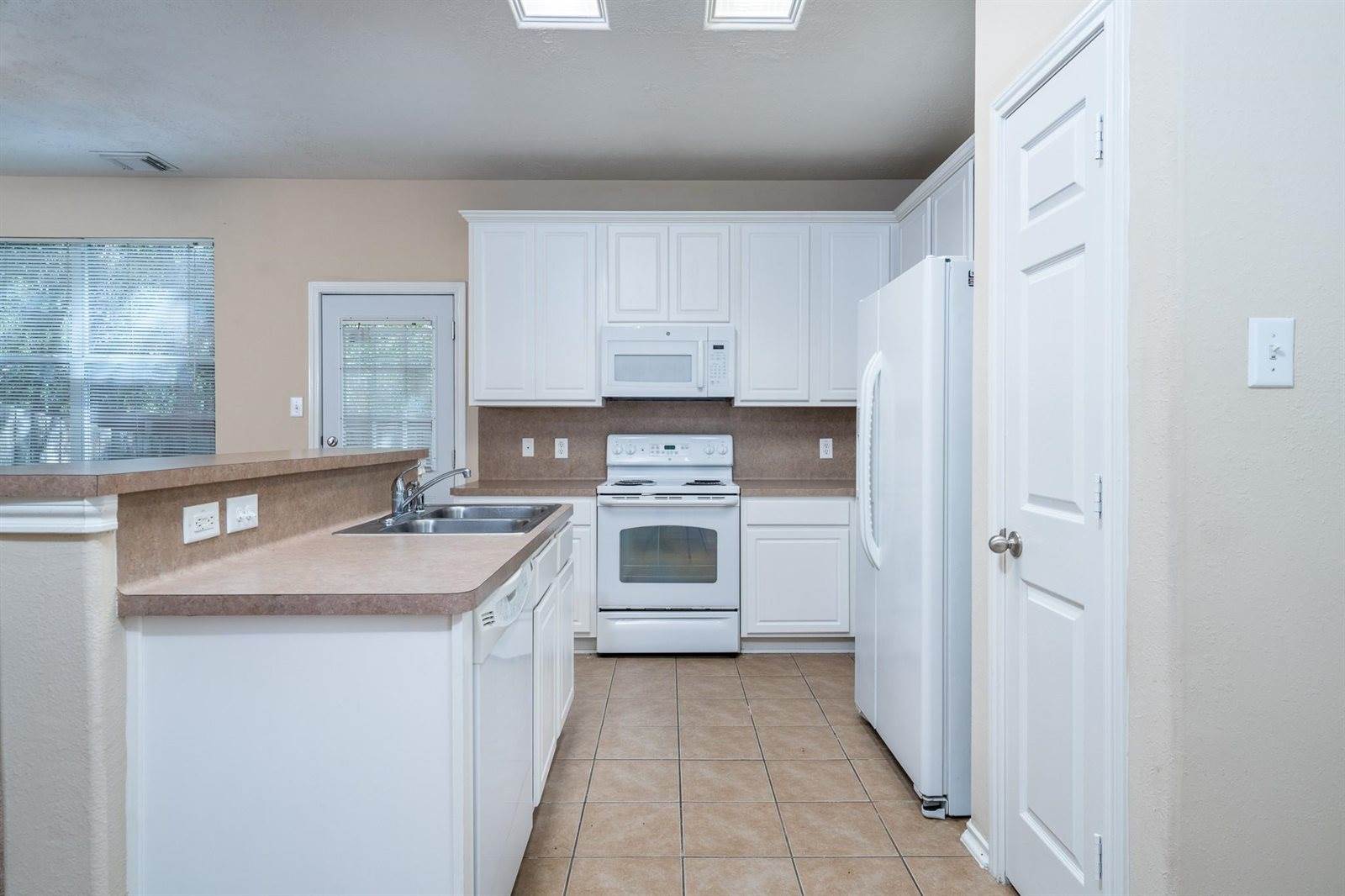 207 North Burberry Park Circle, The Woodlands, TX 77382