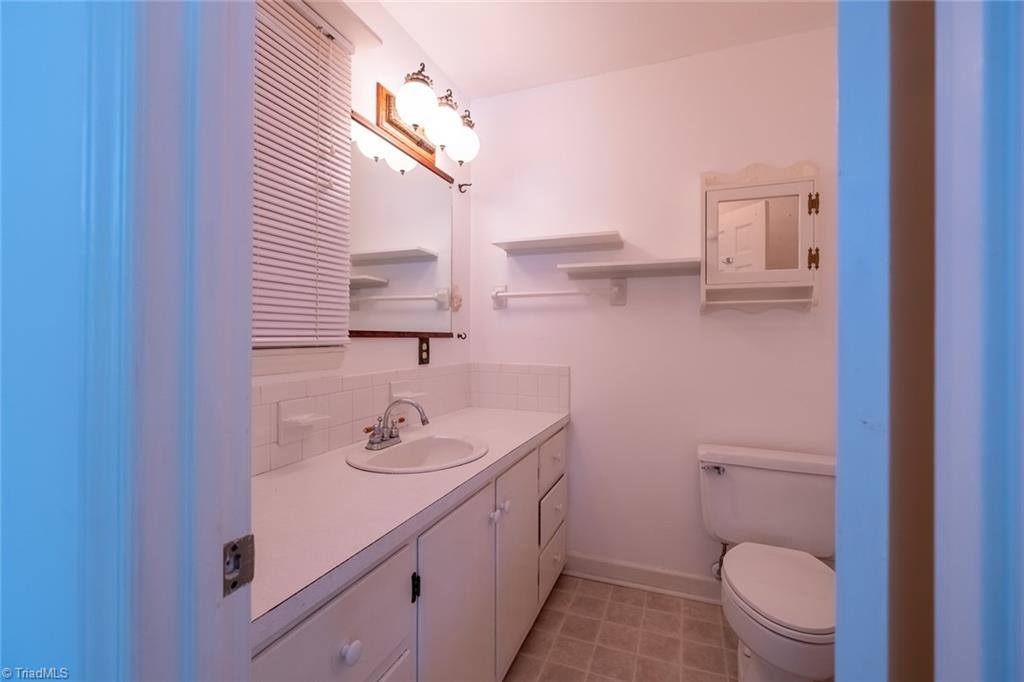 1055 Whispering Pines Drive, Kernersville, NC 27284