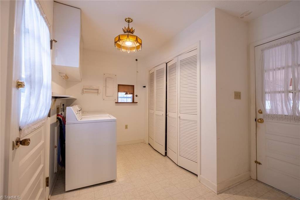 1055 Whispering Pines Drive, Kernersville, NC 27284