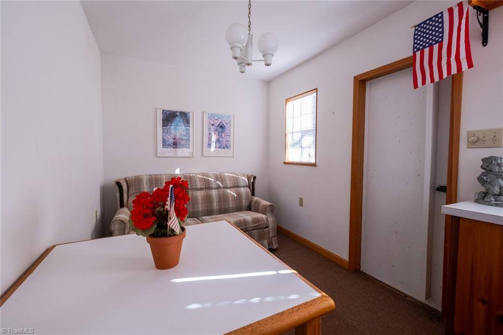 1055 Whispering Pines Drive, Kernersville, NC 27284