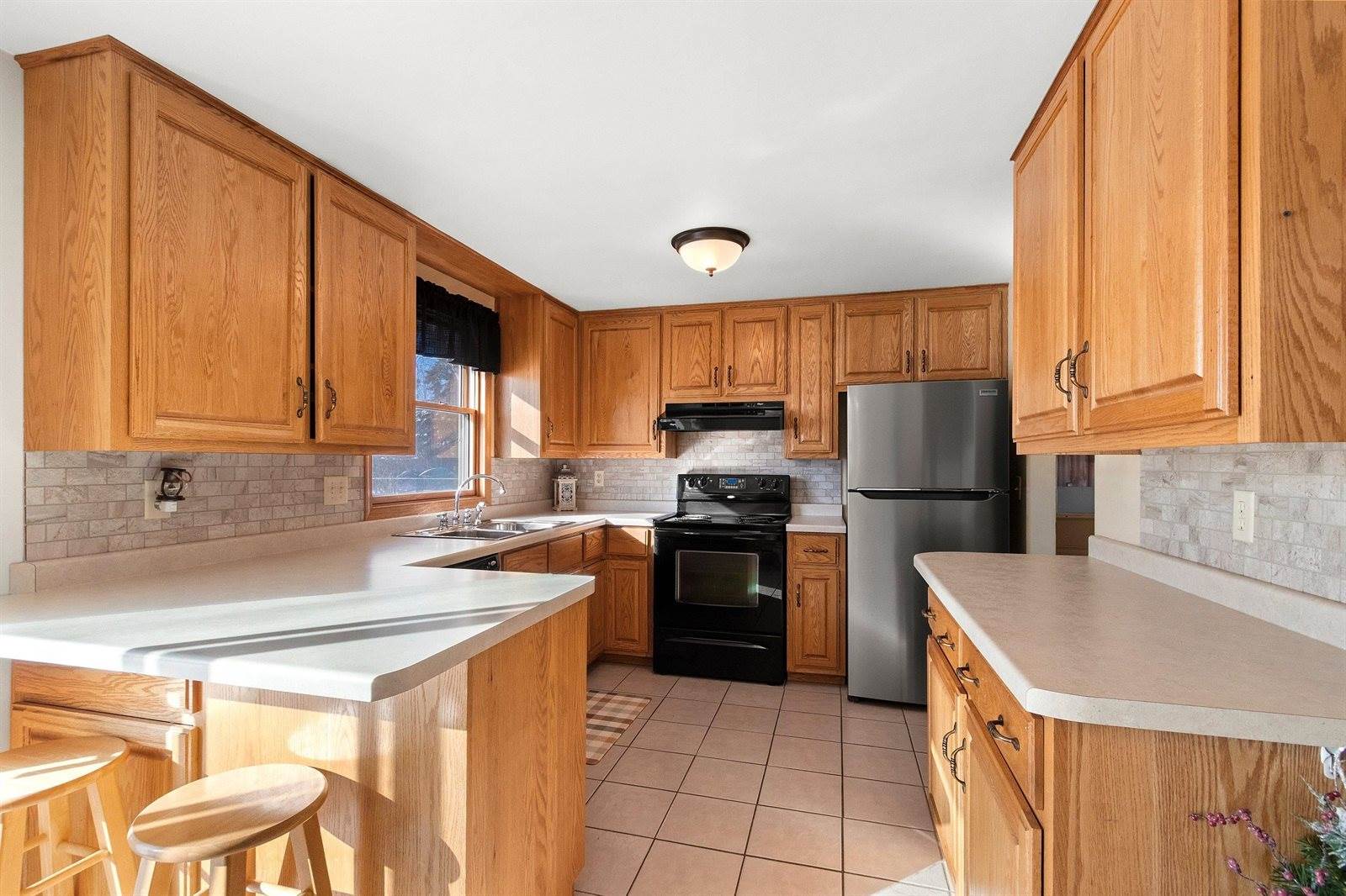 1865 Bond Street, Green Bay, WI 54303