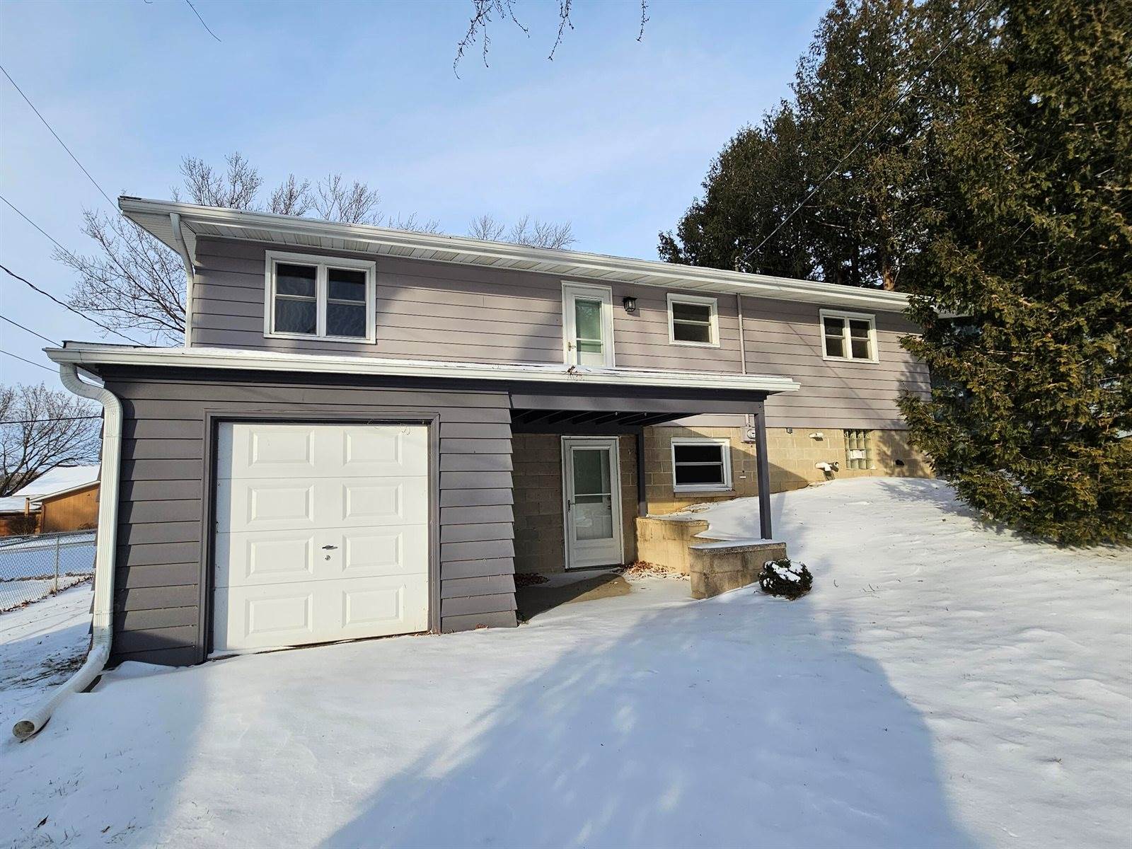 603 Norris St, Beaver Dam, WI 53916