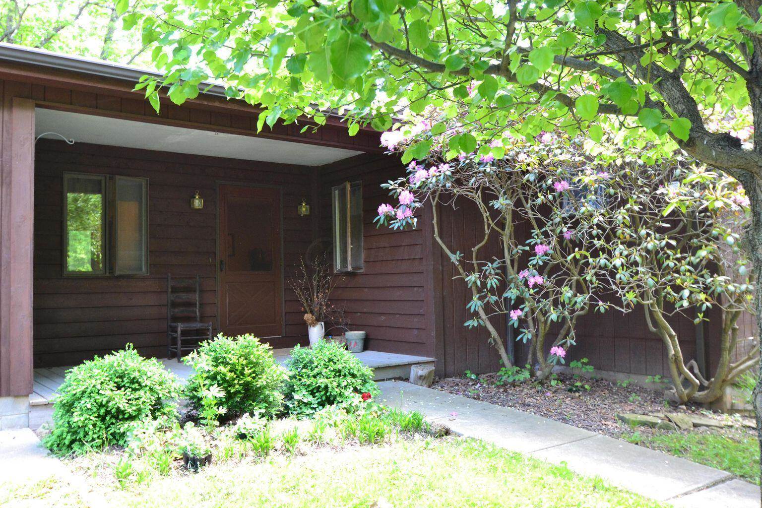 3860 Pert Hill Road, Hopewell, OH 43746