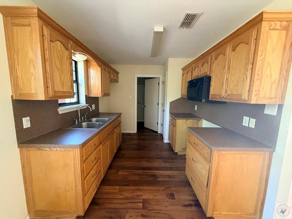 1791 Lassater, Jefferson, TX 75657