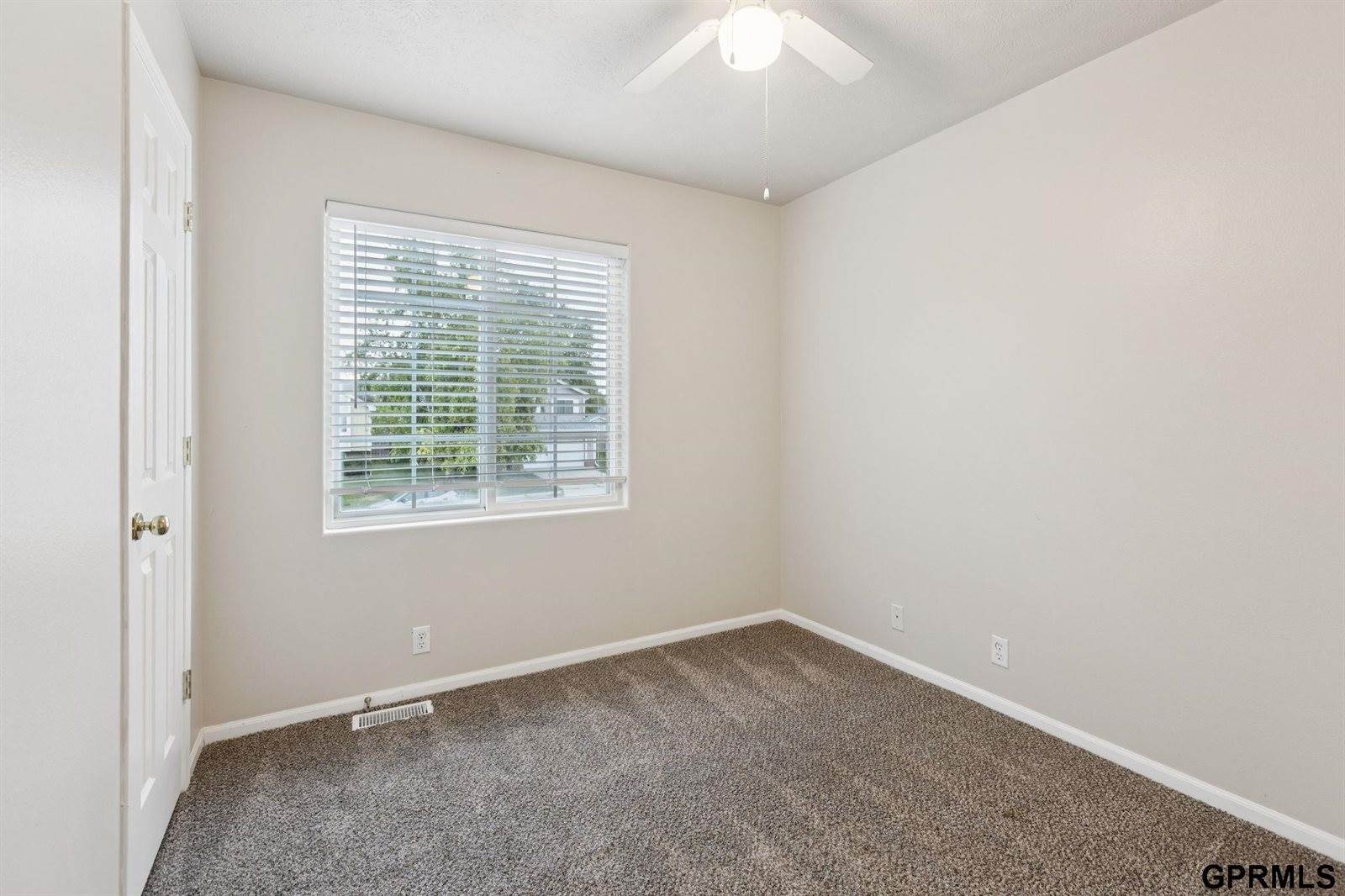 8928 North 78 Avenue Circle, Omaha, NE 68122