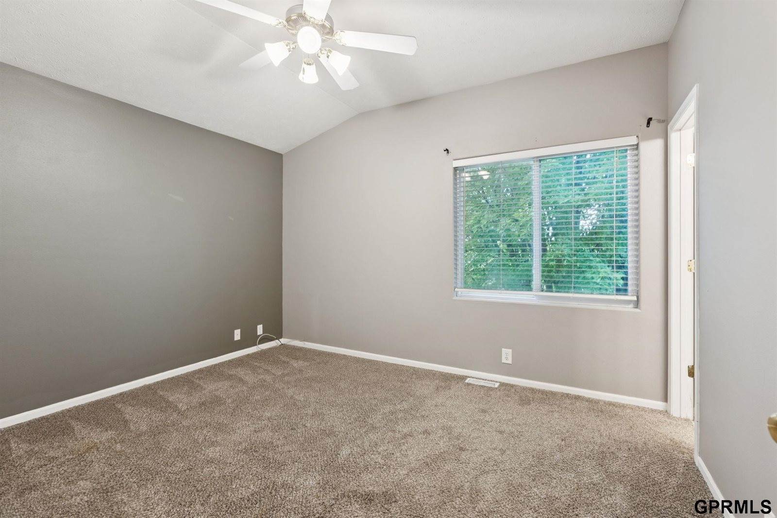 8928 North 78 Avenue Circle, Omaha, NE 68122