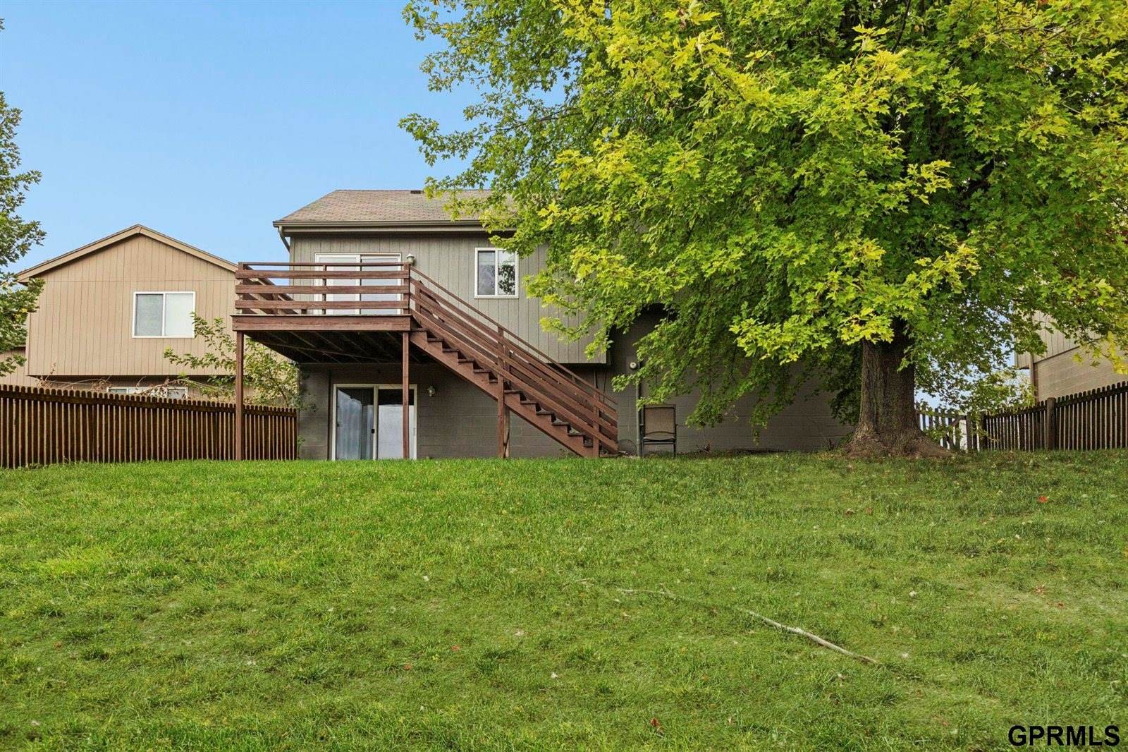 8928 North 78 Avenue Circle, Omaha, NE 68122