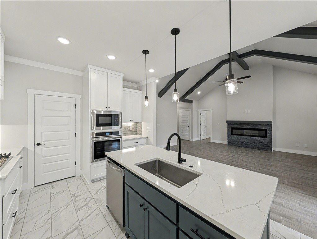 6907 High Meadow Boulevard, Bentonville, AR 72713