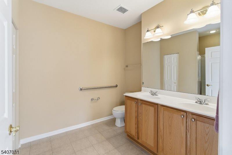 2 Steele Pl, Hillsborough Township, NJ 08844