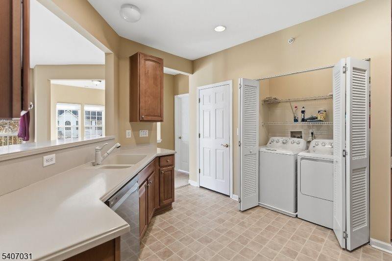 2 Steele Pl, Hillsborough Township, NJ 08844