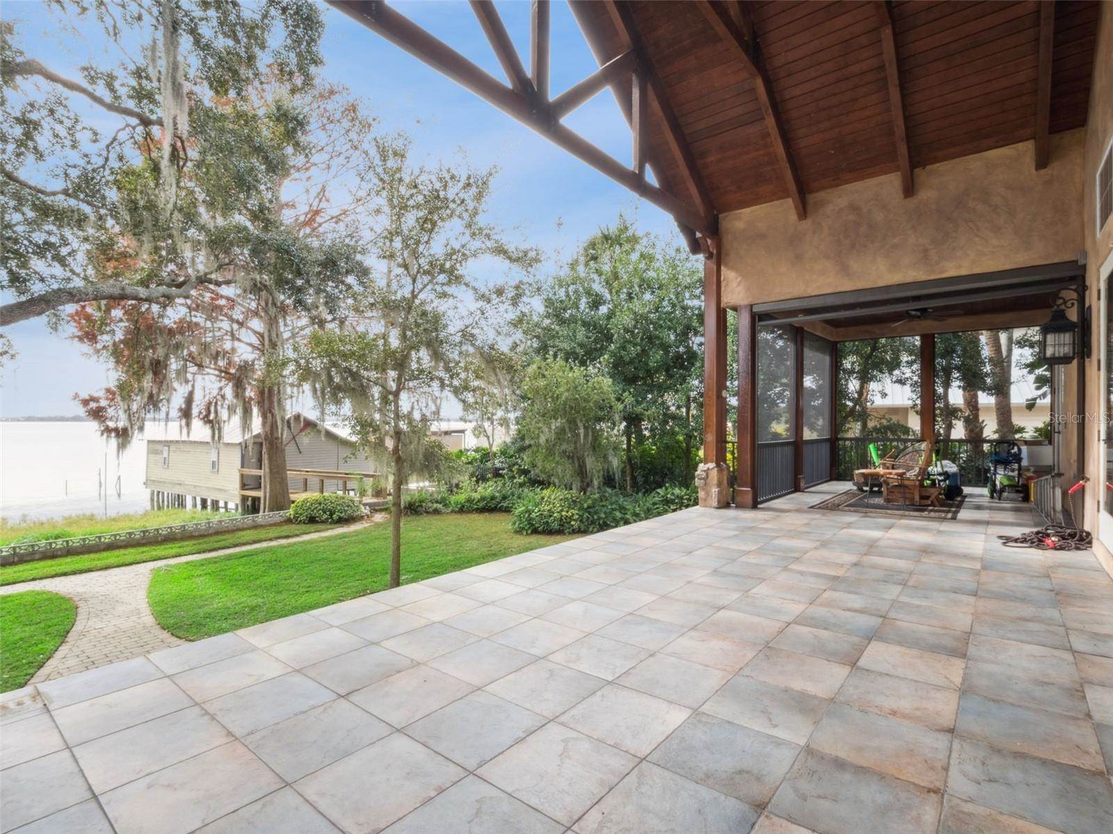 1490 Lakeshore Drive, Mount Dora, FL 32757