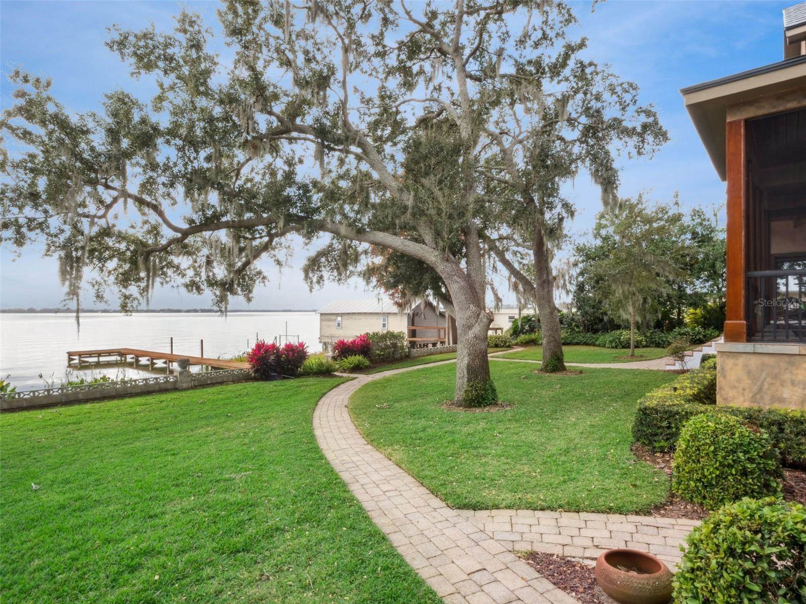 1490 Lakeshore Drive, Mount Dora, FL 32757