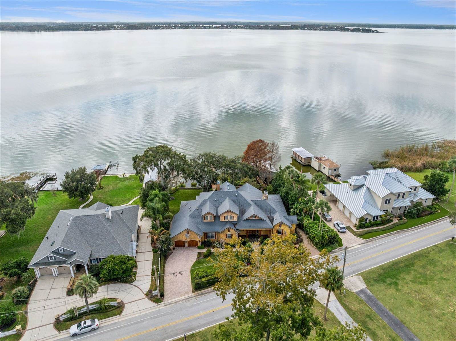 1490 Lakeshore Drive, Mount Dora, FL 32757